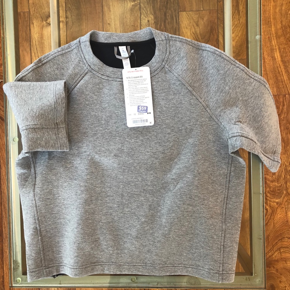 Lululemon crop top